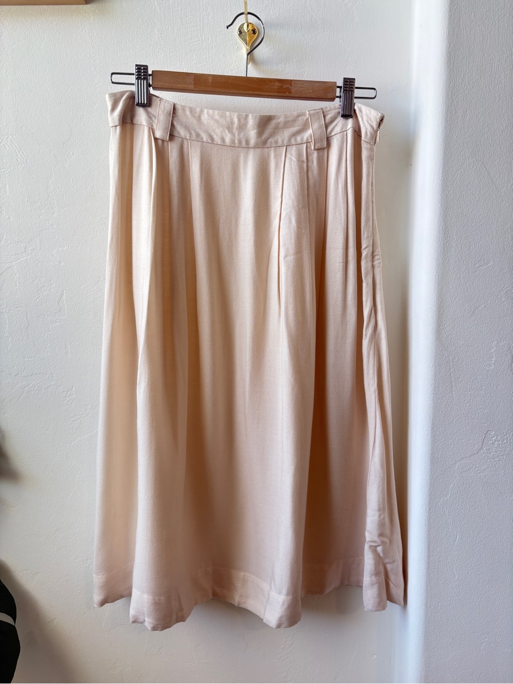 Forever 21 Cream Pleated Midi Skirt with Zipper Size Large